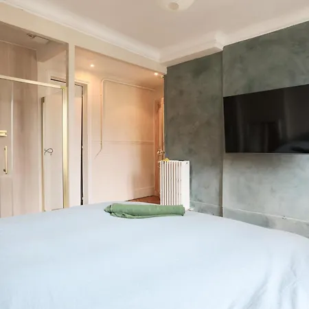 Luxueux 6 Apartment *